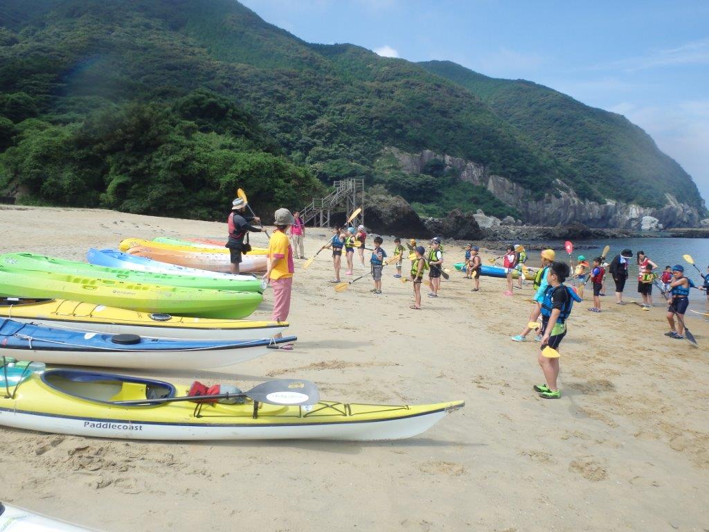 シーカヤックは夏場の子供達の体験に最適