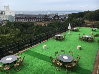 海が見える人工芝エリア