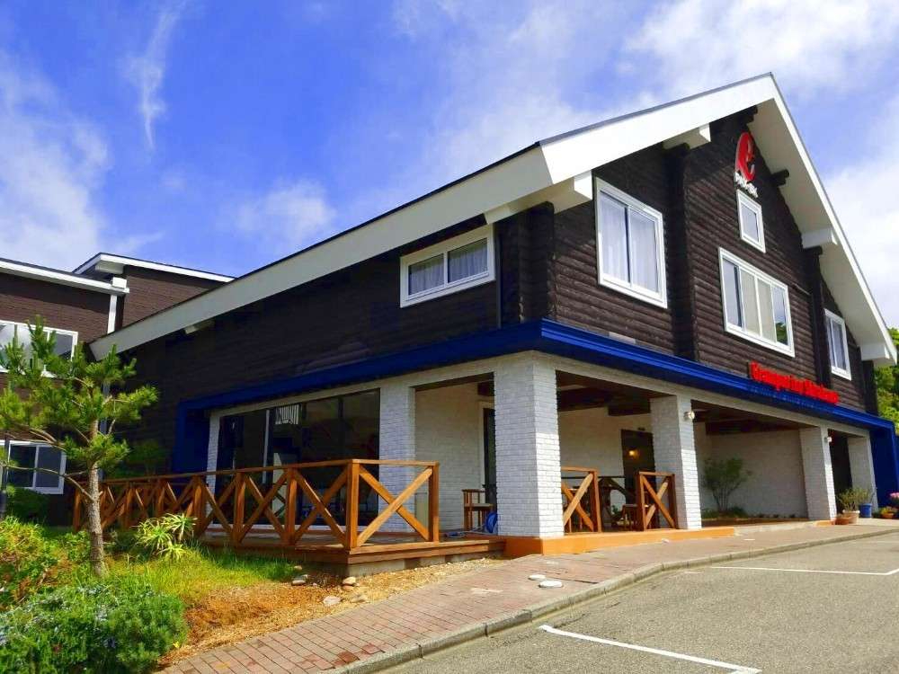 ホテル本館のグランパスINN