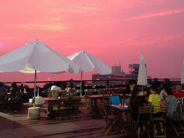 茜色の空の下のBBQは最高の想い出になります。