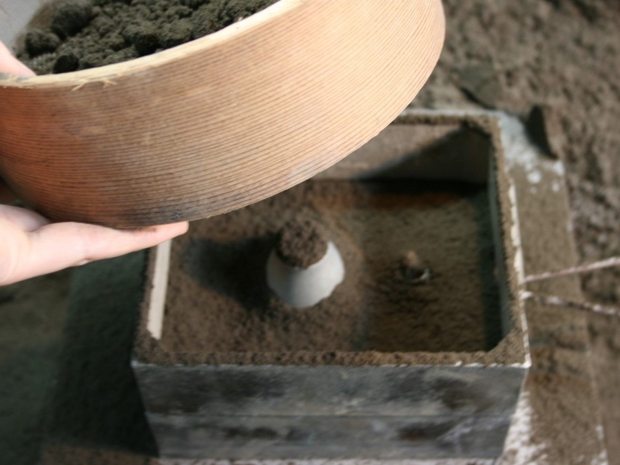 ^ɖߍŁA𗬂ދ󓴂܂B̌łߋȂǂłĩNIeBE܂B