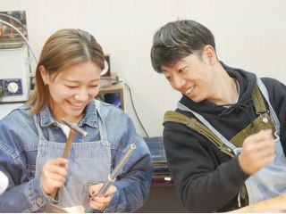 制作中にはお写真を撮らせていただき、画像を無料でプレゼント!! 2人の思い出の写真も一緒に残せます。