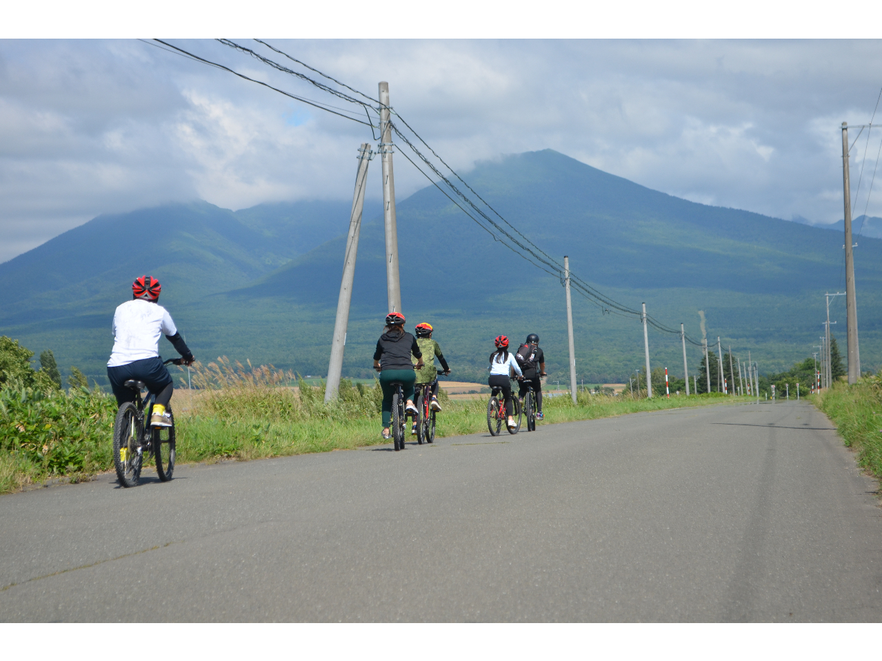 �ܑ��H�𑖂�����c