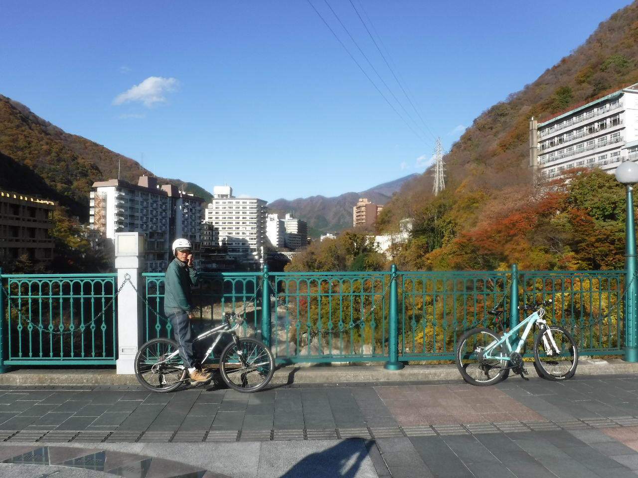 鬼怒川温泉内をゆっくり巡ります。マウンテンバイク(自転車)なのでいろいろと巡れます