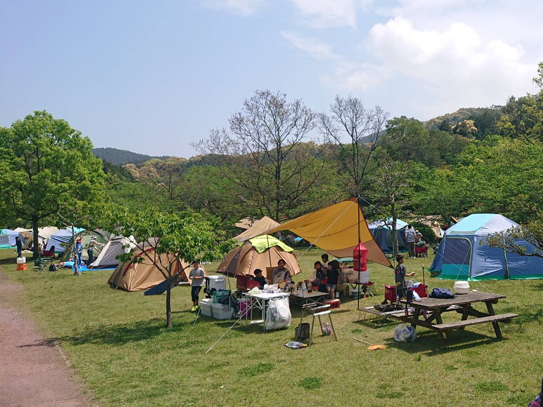 区画がありませんのでお好きな場所でデイキャンプが楽しめます。適度な距離を取ってご利用ください。