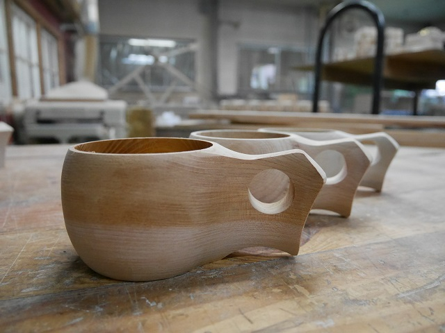 実際に手に取って、お好みの色合いや重さの違いを、見極めて、ご自分のオリジナルをお選びいただけます。