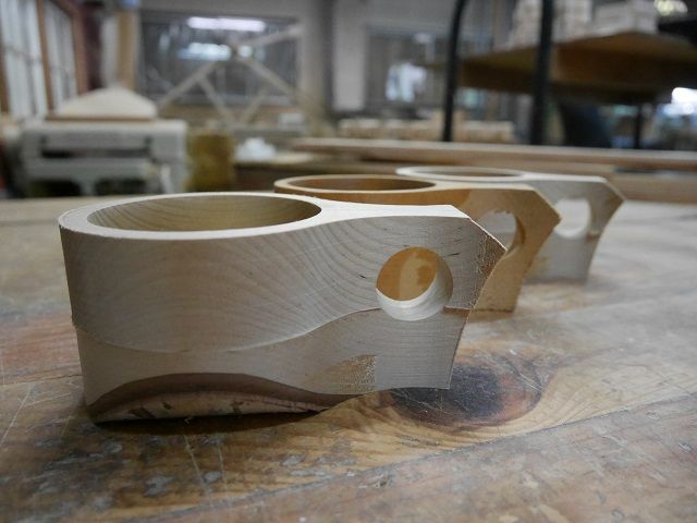 ここはcafe兼ショールームと工房が 併設されている空間です私たちで10年かけて コツコツ作った場所です