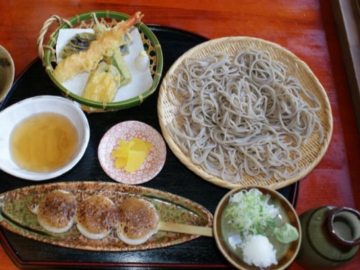 信州そばと舟下り 天ざるそばと五平餅の昼食とお得なセット ファミリーにおすすめ 天竜舟下り じゃらん遊び体験 信州そばと舟下り 天ざるそばと五平餅の昼食とお得なセット ファミリーにおすすめ 天竜舟下り じゃらん遊び体験
