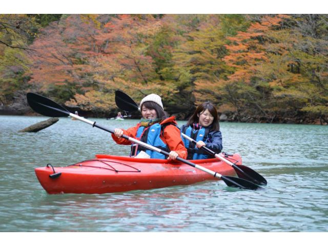 紅葉狩りはカヌーで(^O^)/