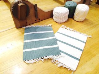 ミニマットはよこ糸の色の変え方が学べます。