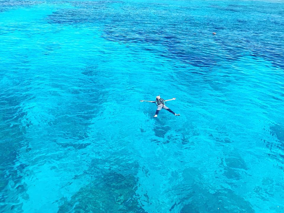 慶良間ブルーにぷかぷか♪あ〜癒しのひととき。。。