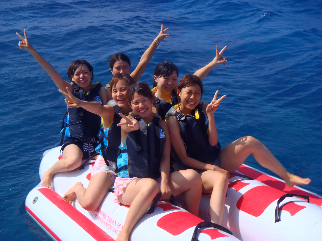 バナナボート・マリンジェット・マーブル・モンスタチューブ・Uチューブの中からお好きなマリンスポーツがおひとつお選びいただけます♪