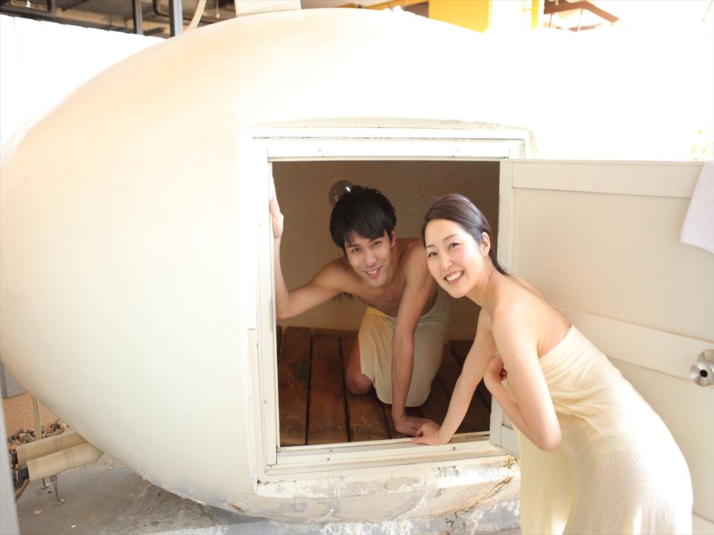 低温のゆげが湧出する源泉を使い、心身共にリラックスしてやさしい蒸気浴を楽む事が出来ます。