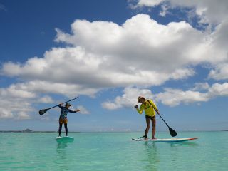 瀬底ブルーの海