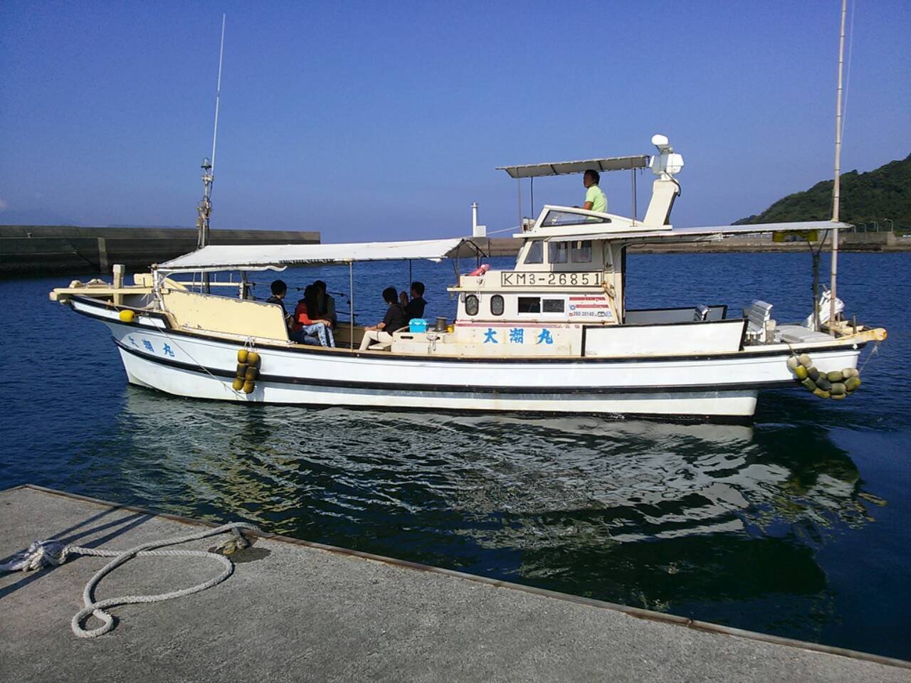 漁船タイプは、手を伸ばせば届きそうな位近くで見れます