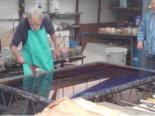 染物体験 世界でたった一つの模様を日本絹ストールに 現代墨流し染体験 4名 12名 染美堂 じゃらん遊び体験 染物体験 世界でたった一つの模様を日本絹ストールに 現代墨流し染体験 4名 12名 染美堂 じゃらん遊び体験