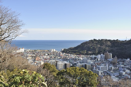 a򓏂̌iFłBɂ邽߁ACɂAJIŁAiłB