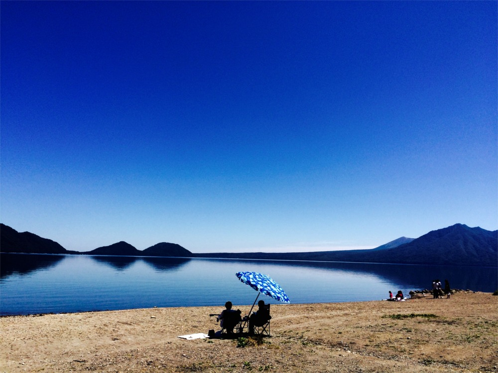 透明度のよい湖で、北海道の自然を体感。