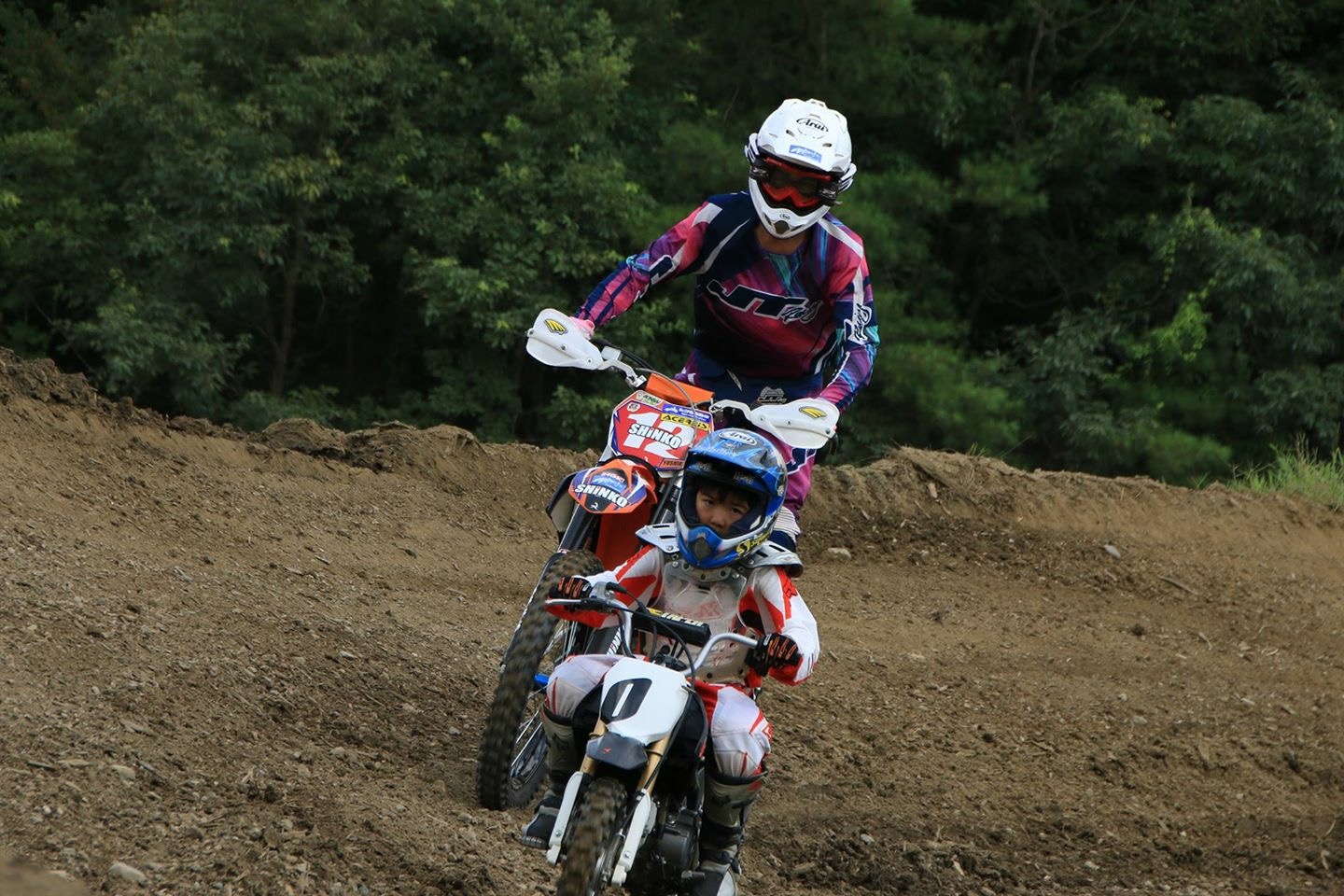 ファミリー 女性大歓迎 手ぶらでok 半日モトクロス体験 午前の部 10時 12時 ウッズモータースポーツランド下市 じゃらん遊び体験