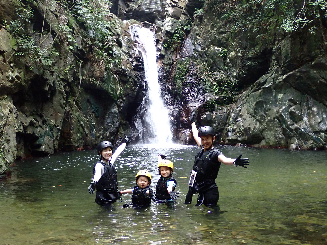 辿り着いたのは秘密の滝!
