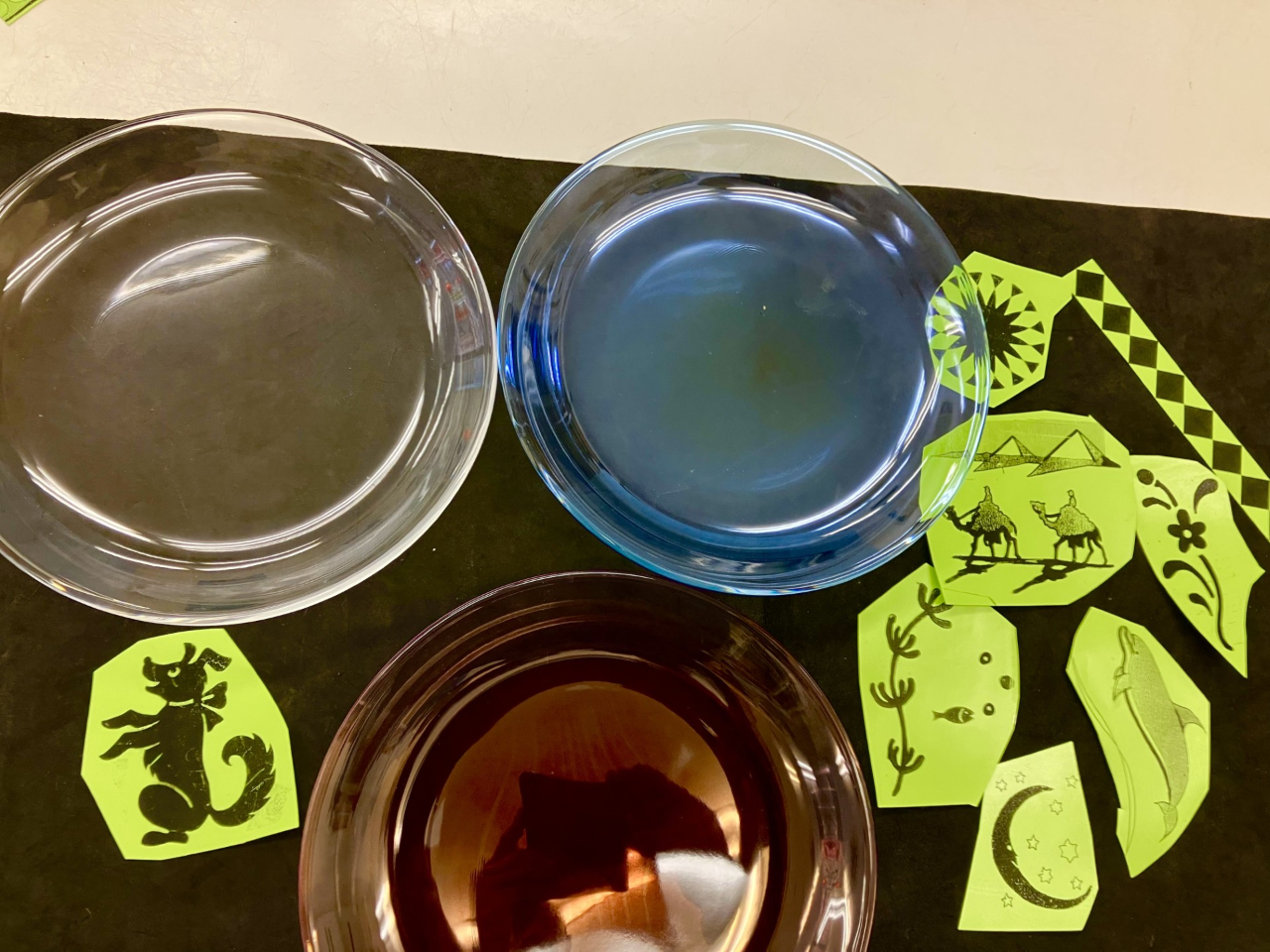 ȎfށBG͂pӂĂ܂ADȊGBVGbĝ悤ȗ֊sNAȊG߂łB