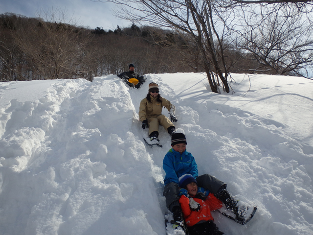 子供も大人もソリ遊びで楽しんじゃおう♪