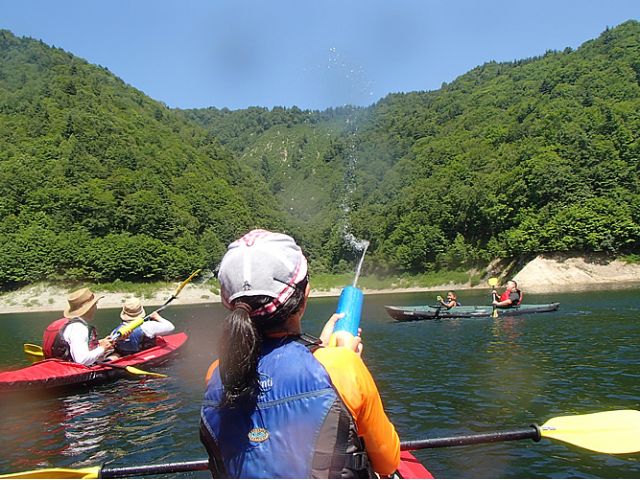 水鉄砲であそんだり・・・