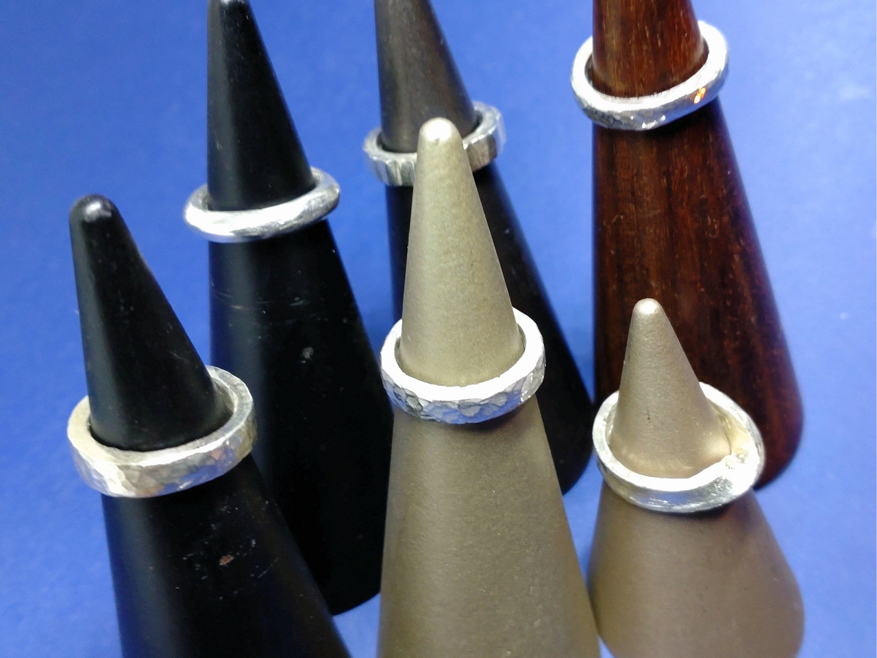 写真は、体験のお客様の作品。毎回、出来上がりの作品のお写真を撮らせていただいています。