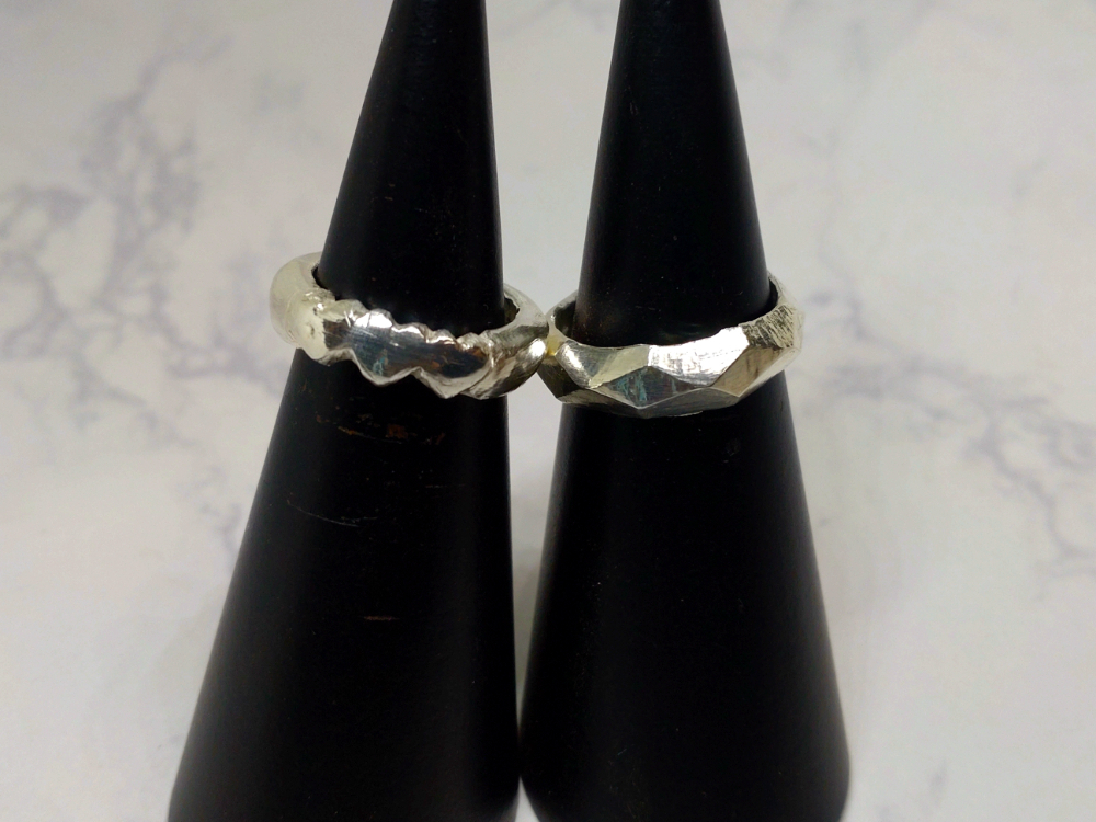 ʐ^́Ǎ̂ql̍iBAoオ̍îʐ^B点ĂĂ܂B 