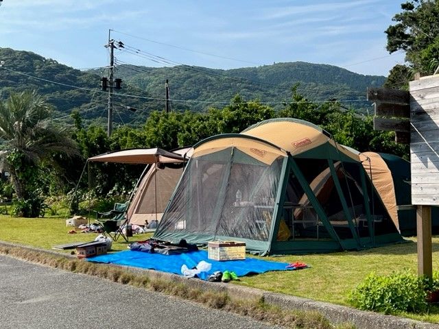 テントを張ってアウトドアの体験も楽しいものです