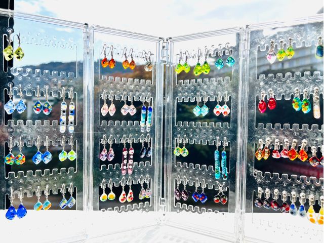 ガラス細工 イヤリングorピアス 女性必見 綺麗なガラスでアクセサリーつくり ガラスアート体験工房箱根湯本駅前工房 じゃらん遊び体験 ガラス細工 イヤリングorピアス 女性必見 綺麗なガラスでアクセサリーつくり ガラスアート体験工房箱根湯本駅前工房 じゃらん遊び体験