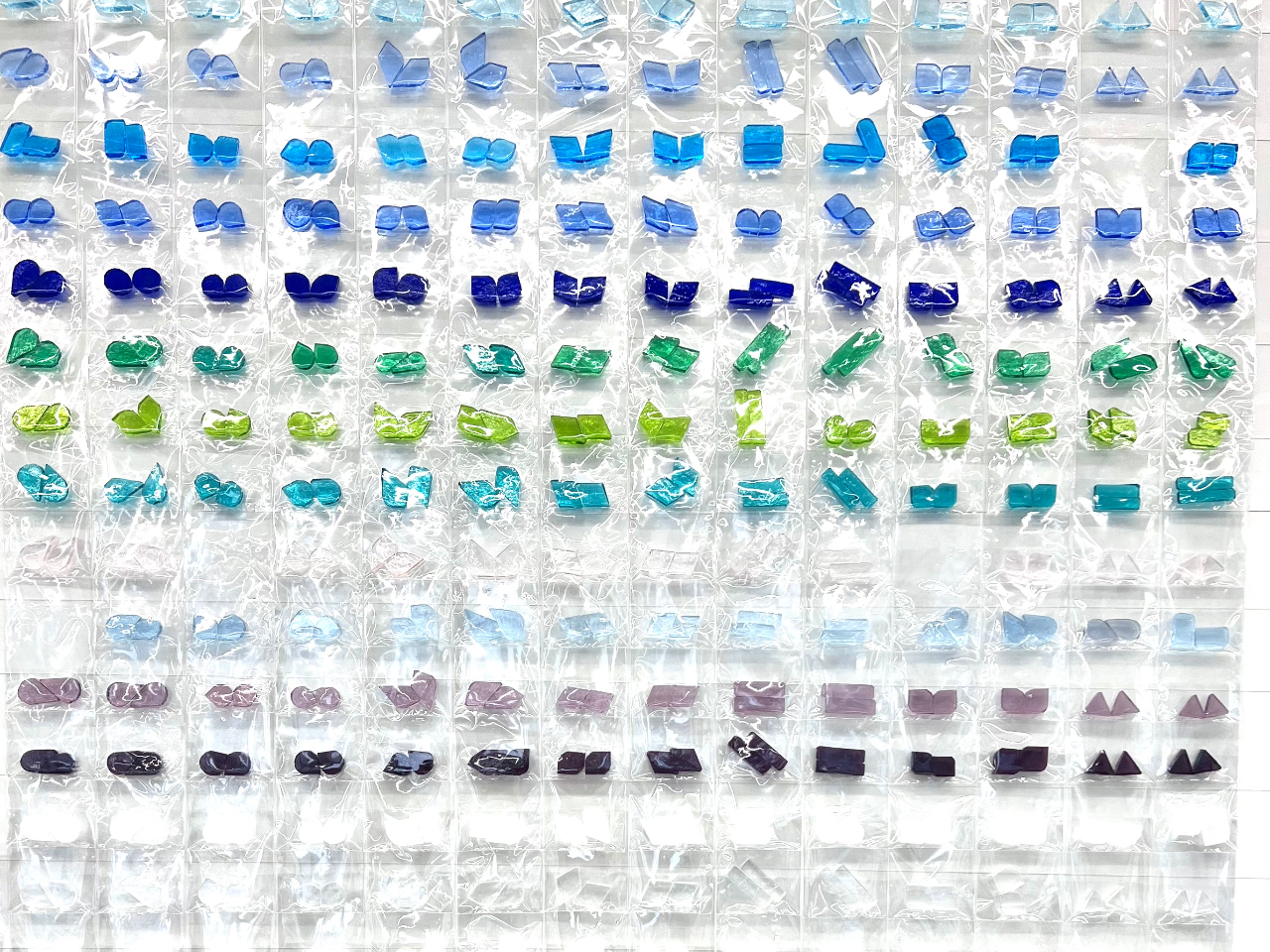 ܂܂ȐFE`E傫̃x[XpӂĂ܂͈ꗥ1600~(ō1760~)ł