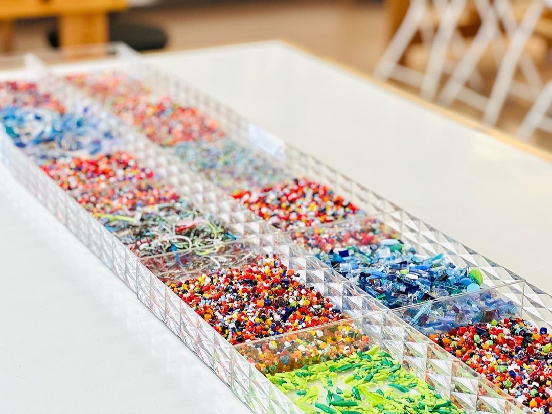 ベースを決めたら好きなガラスを乗せていくだけ!