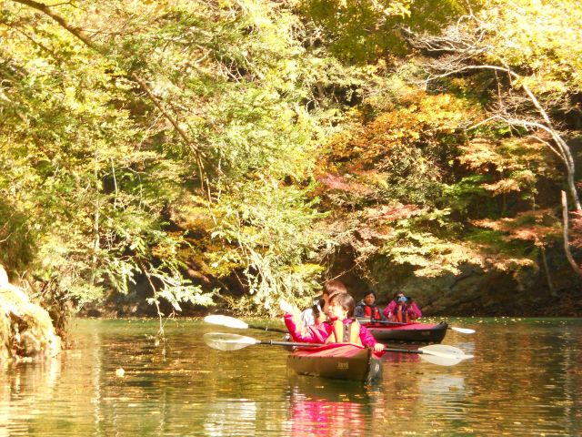 紅葉の見ごろは10月中旬から11月上旬です