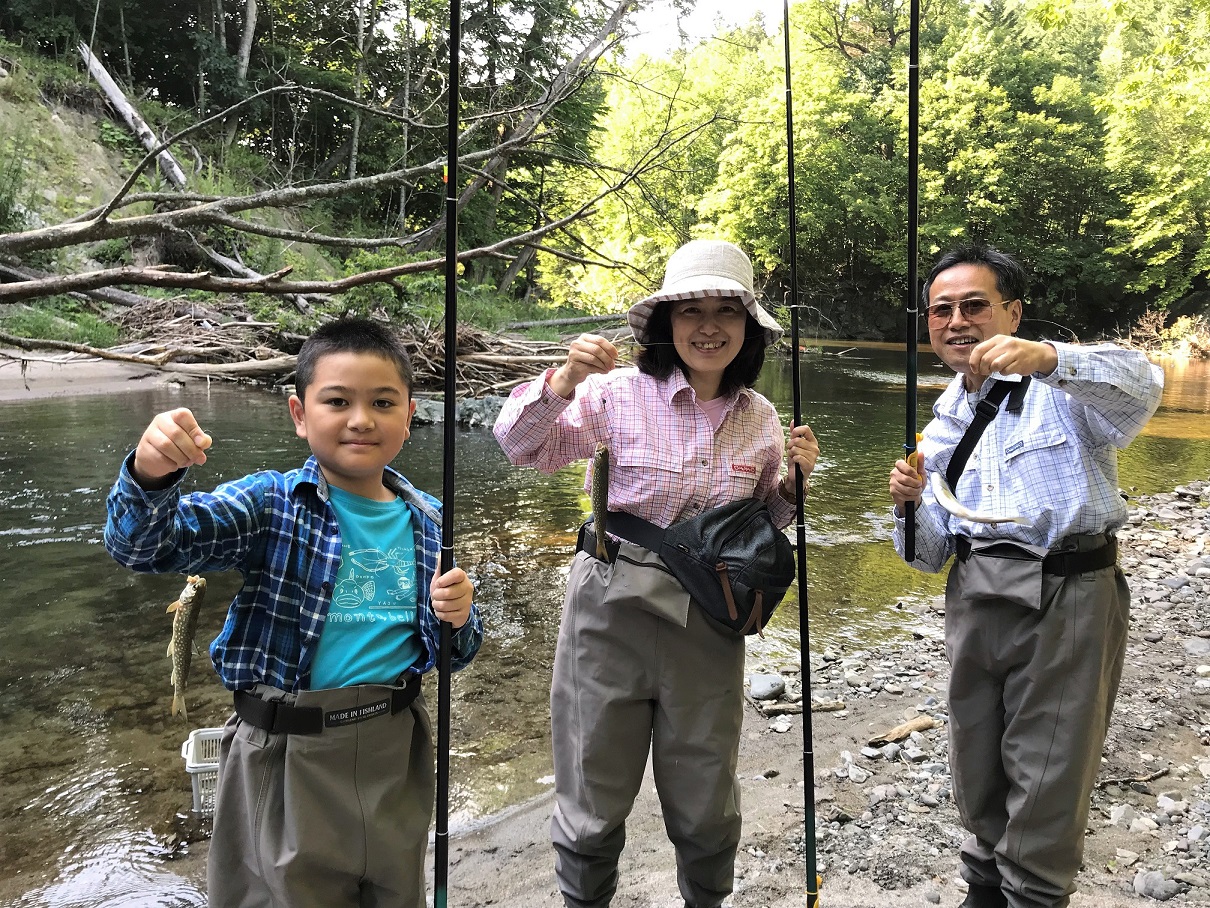 <富良野> 渓流 エサ釣り・半日ツアー ☆ 少人数制! 初心者OK! 釣れた魚は...