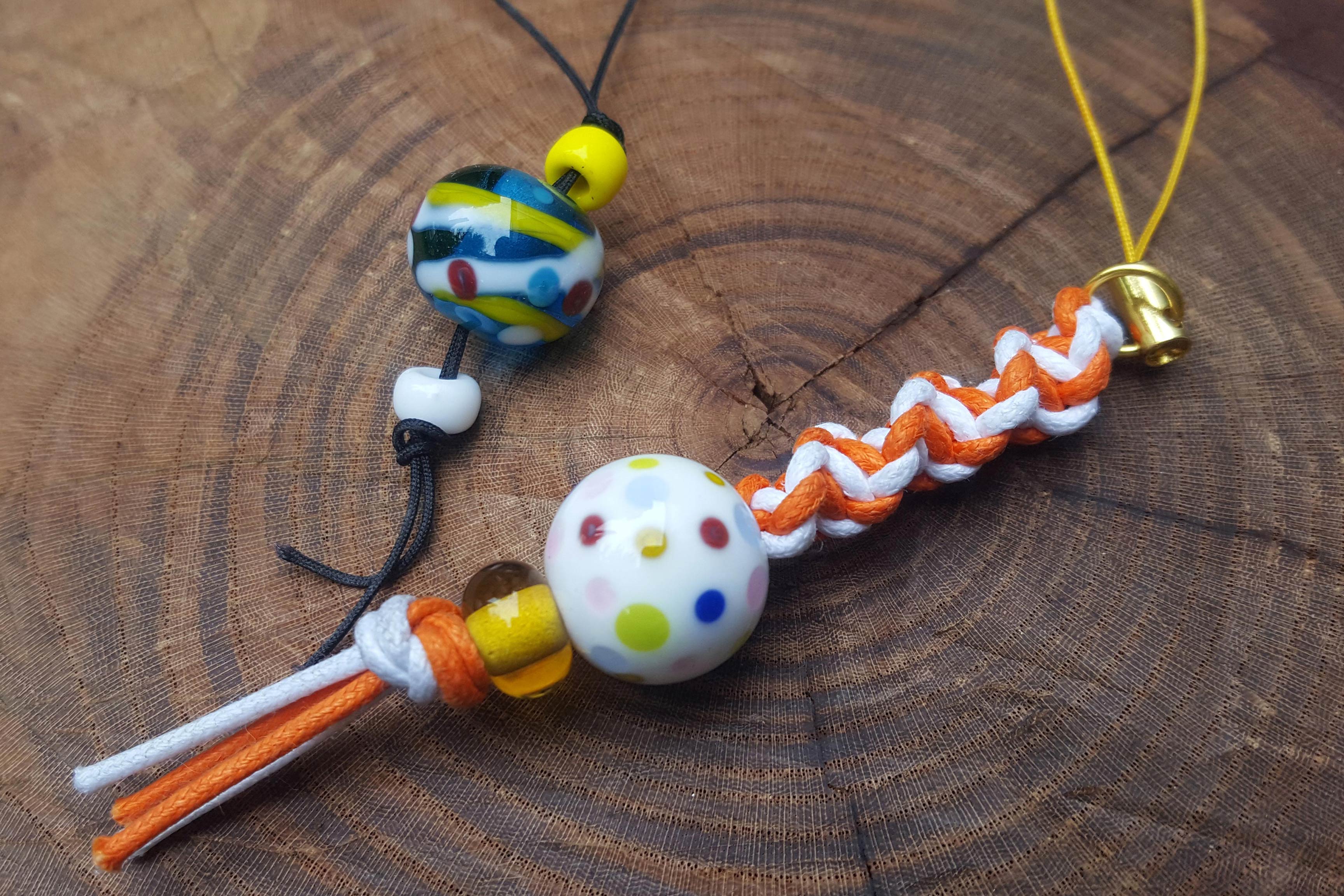 完成したトンボ玉は金具をつけてストラップやネックレスにすることが出来ます♪(一部別料金)