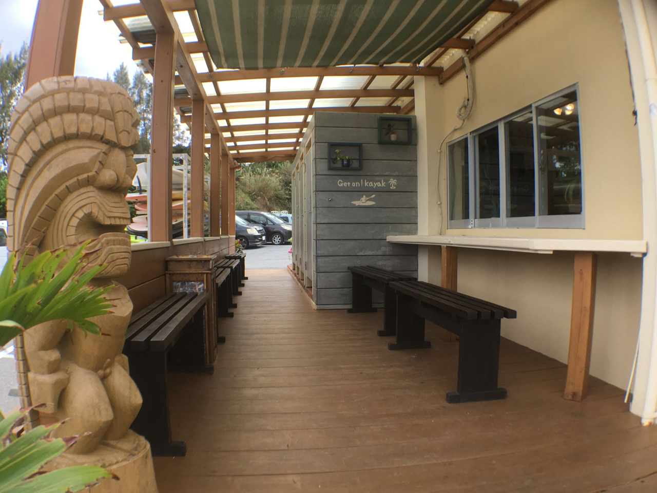 個室シャワー&更衣室完備