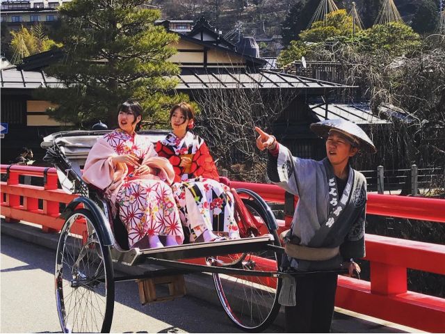 古い町並の観光名所を周遊します!