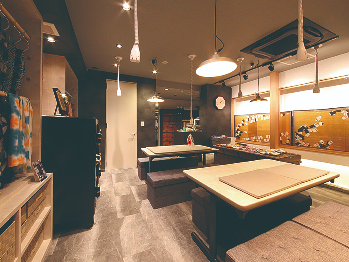 店舗は落ち着いた京都らしい雰囲気。