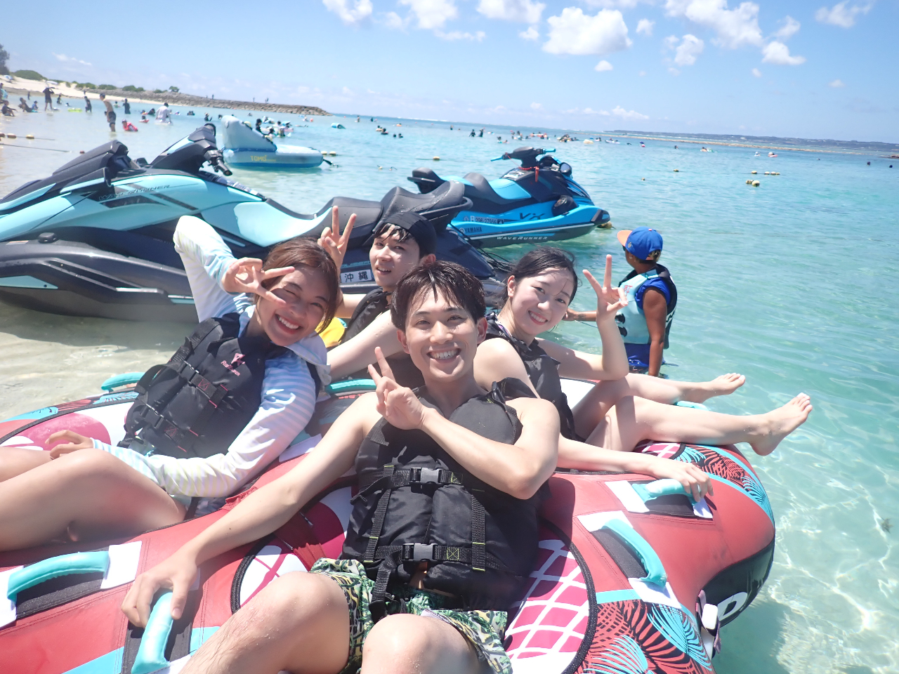 �����֌^�̂S�l���u�u���X�g�v�͔w�����킹�ň���������̂ŁA����ꏊ�ɂ���Ă͌������̂܂܁_(^o^)�^����ꏊ�͂���񂯂�Ō��߂Ăˁi�΁j