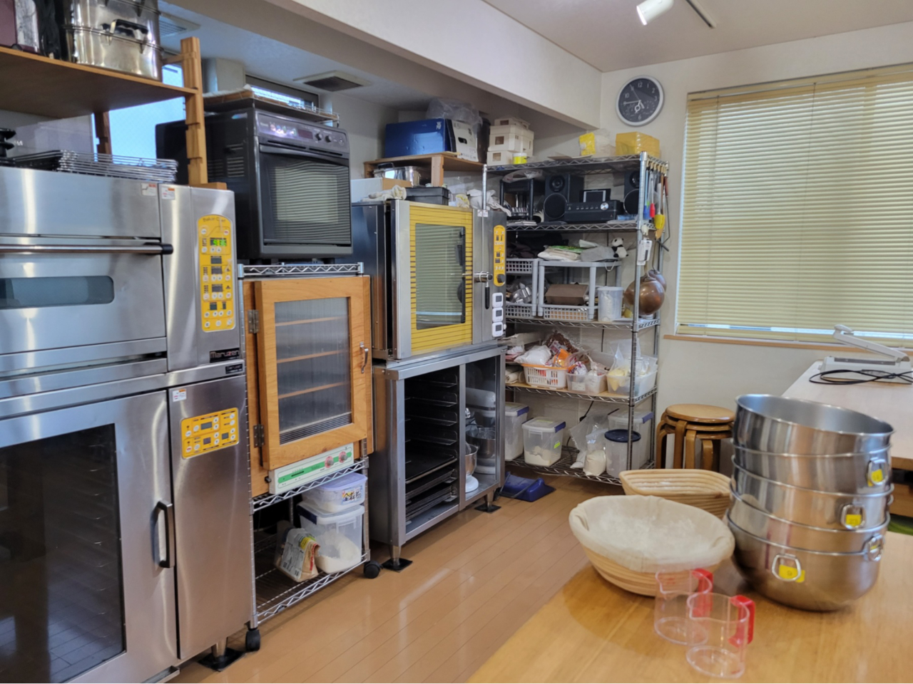 業務用機材がそろっている2階教室