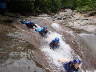 水上 ファミリーキャニオニング 家族で冒険に出かけよう マックスアウトドアツアーズ水上 じゃらん遊び体験