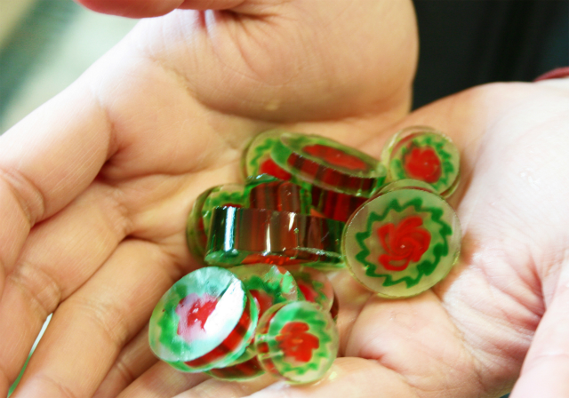 gp~tBÍASăxlcBAE[m̍Hōꂽ̂𒼗AĂ܂Bủԁv̈Ӗ̒ʂR̎ނ炨DȕтB