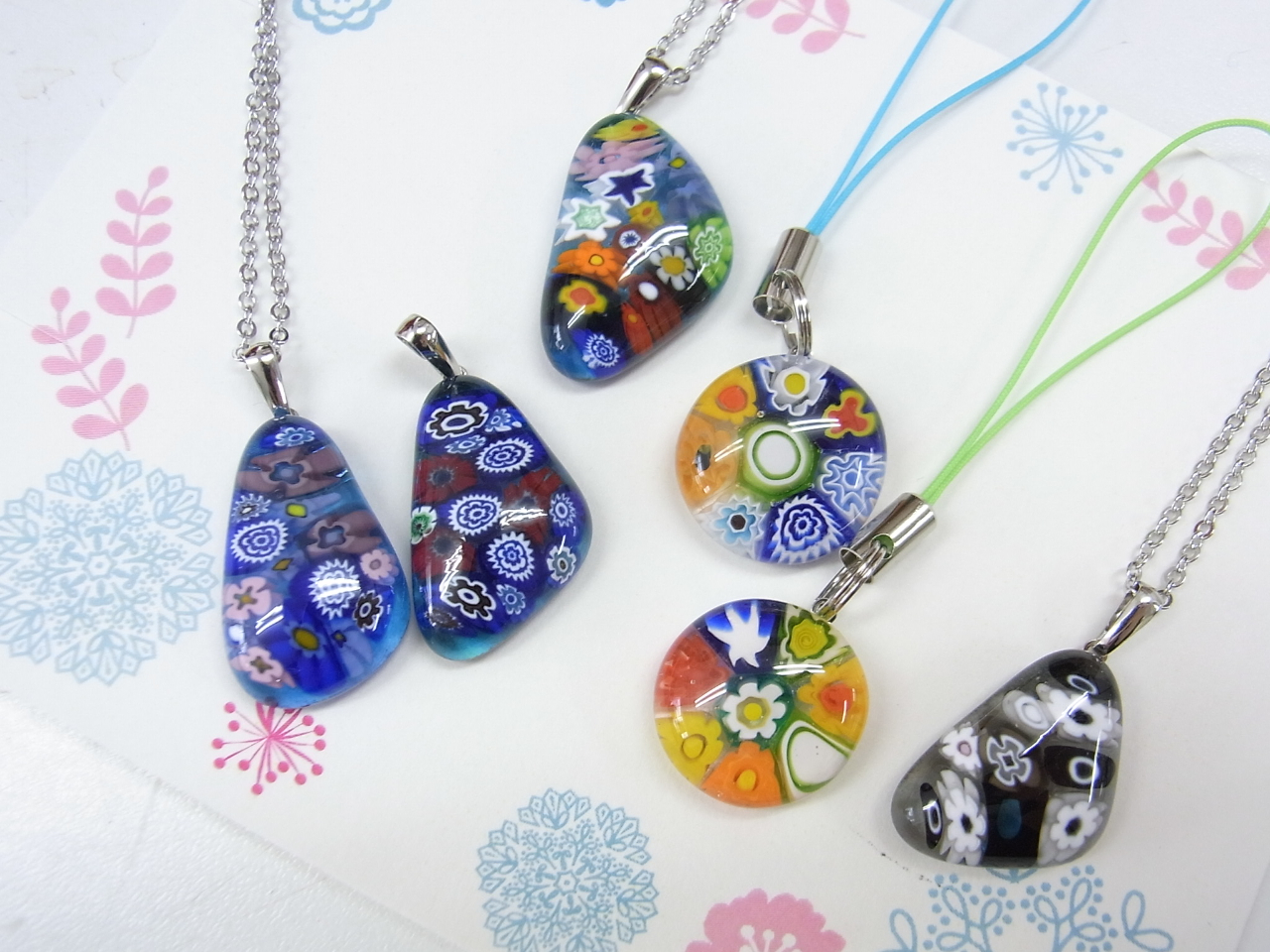 x[X̌`⁛ȂǂIׂ܂BXgbvZbg2̂łȋC