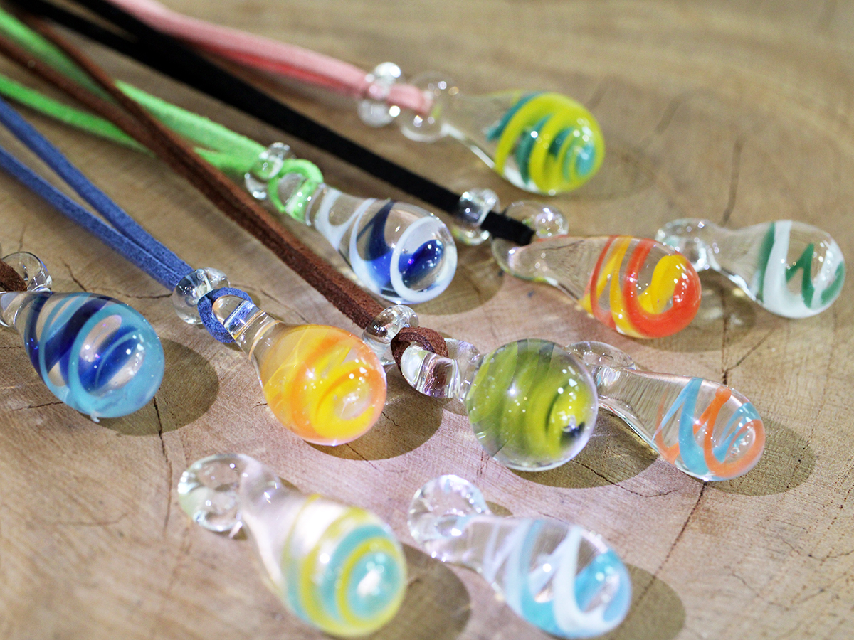 ガラス工芸体験☆キラキラしずく型ペンダントトップをつくろう 