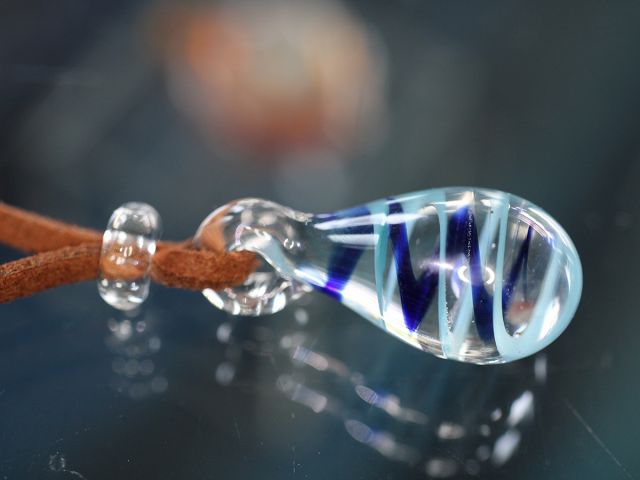 しずく型ペンダントトップ