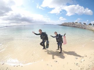 沖縄本島北部にある名ポイント!『ゴリラチョップ』真っ白い砂浜から、サンゴが絶景のダイビングポイント!パワースポットとしても大人気です。