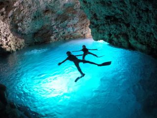 最高の感動体験を♪ シュノーケルは青の洞窟へがっつり行きましょう☆