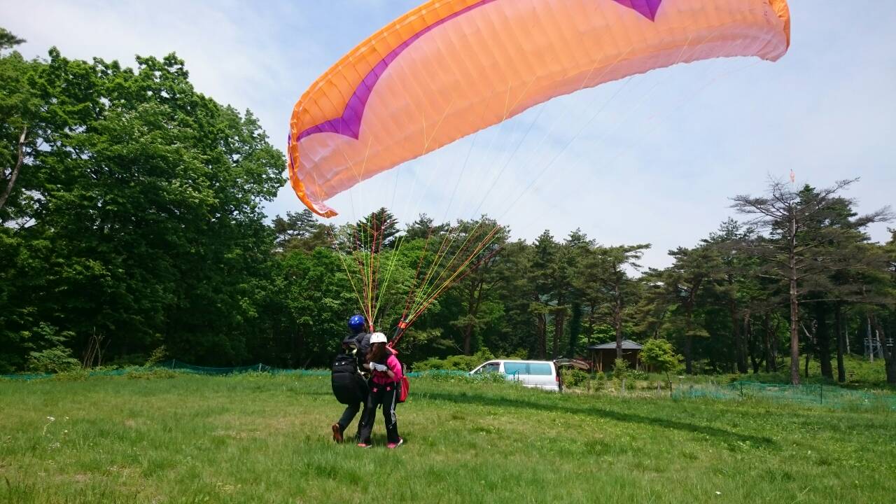 2人で頑張って走って離陸します