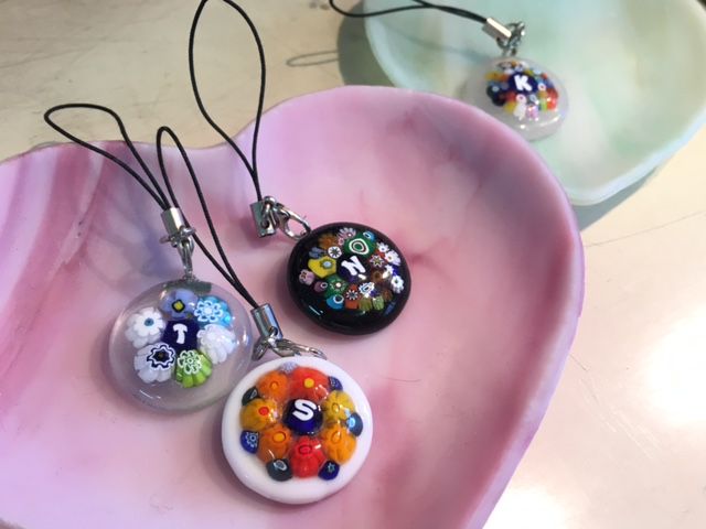 アトリエではガラスの小物も販売しています。